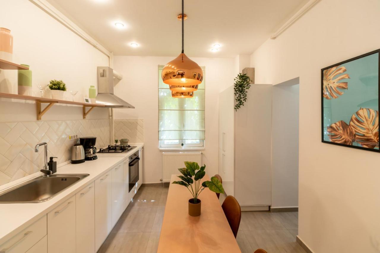 Ideal Stay: Spacious 2Br Apt Near Calea Victoriei Bucureşti Exterior foto