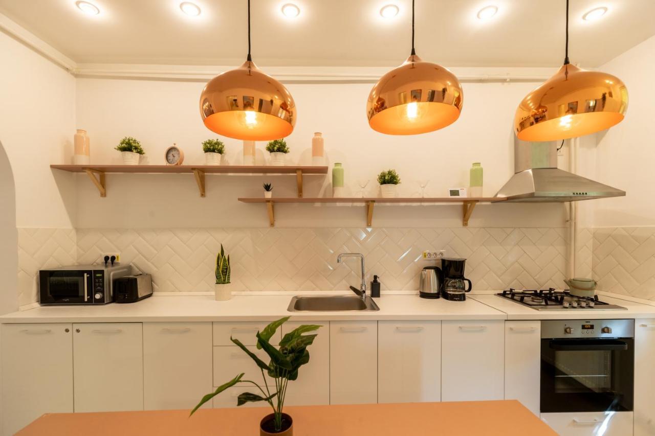Ideal Stay: Spacious 2Br Apt Near Calea Victoriei Bucureşti Exterior foto