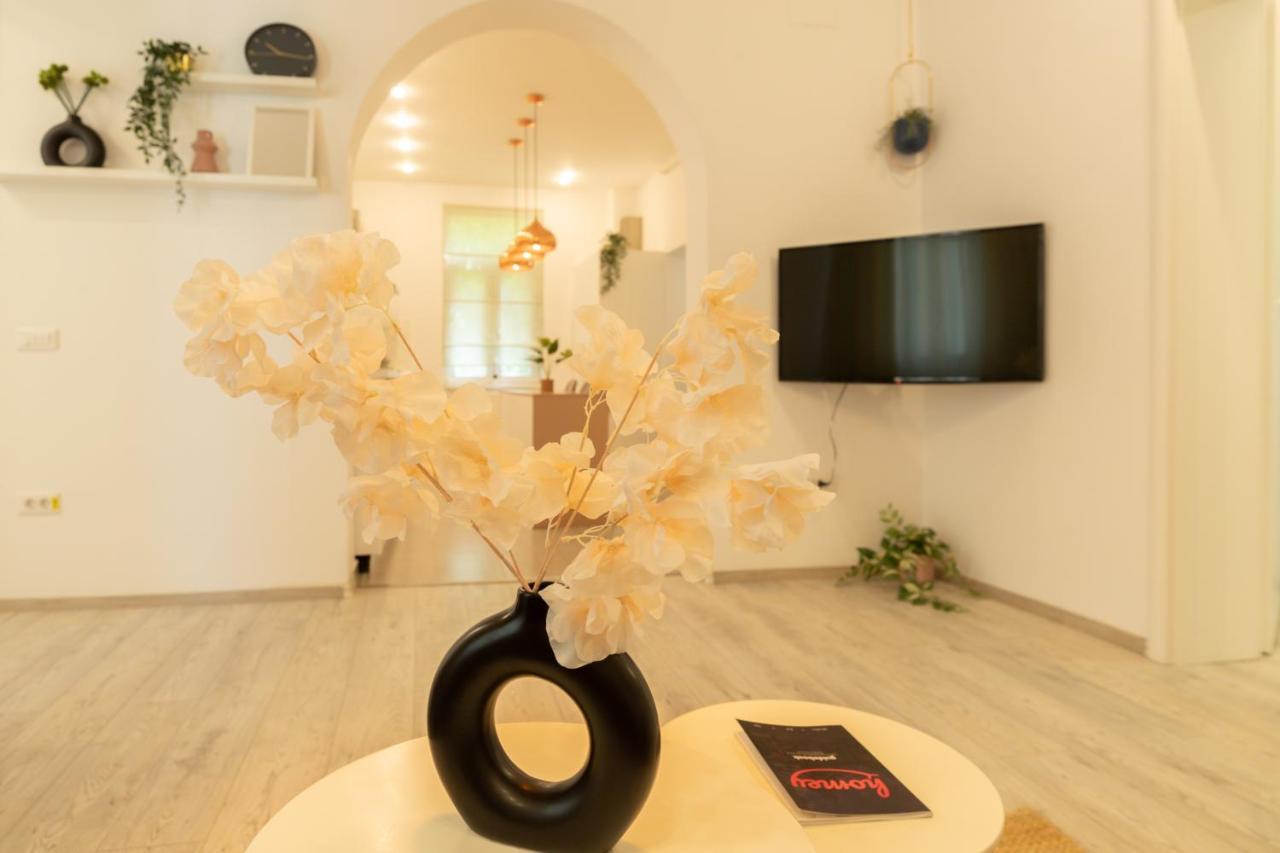Ideal Stay: Spacious 2Br Apt Near Calea Victoriei Bucureşti Exterior foto