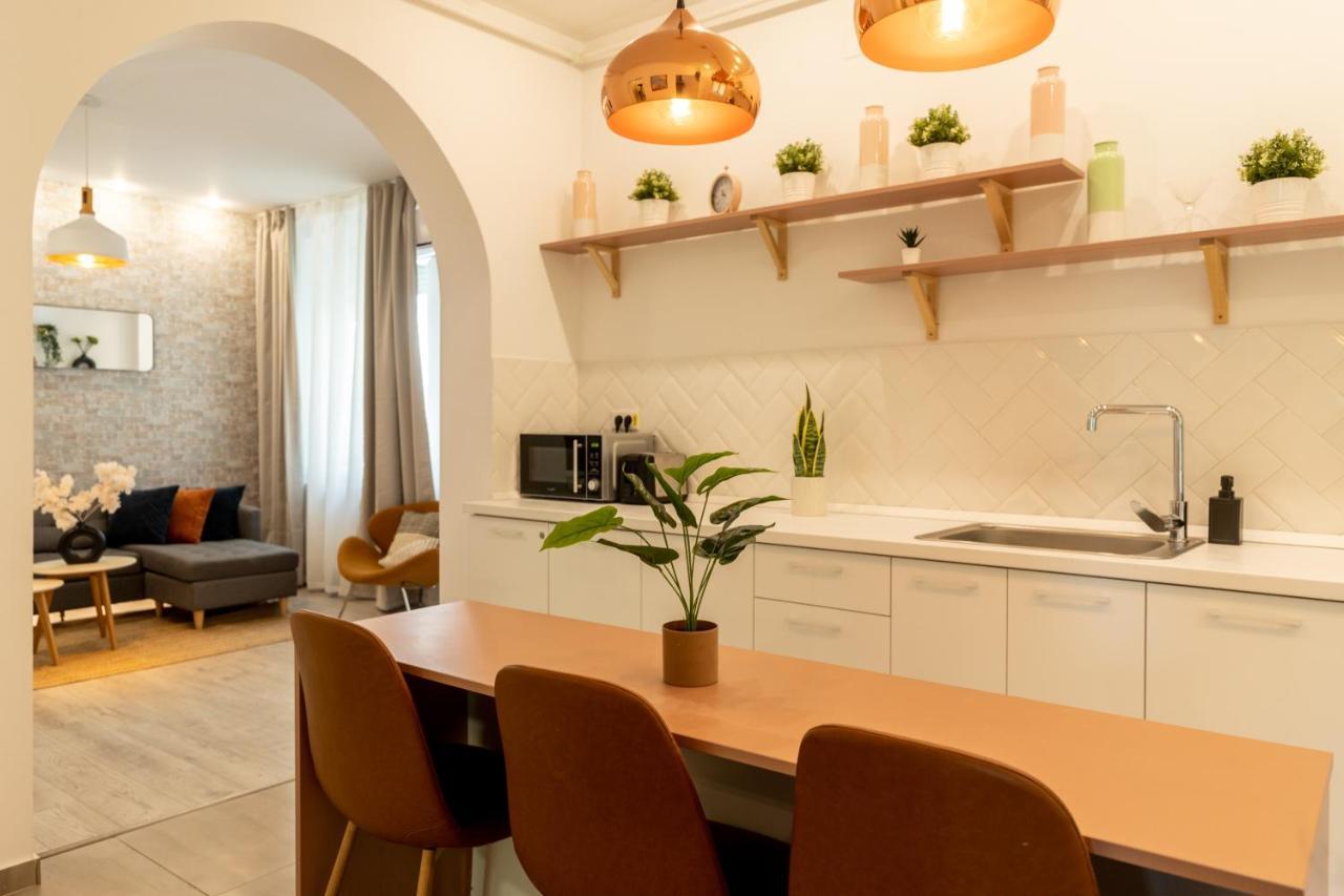 Ideal Stay: Spacious 2Br Apt Near Calea Victoriei Bucureşti Exterior foto
