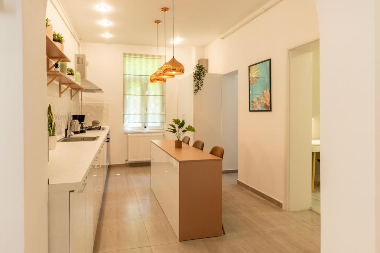 Ideal Stay: Spacious 2Br Apt Near Calea Victoriei Bucureşti Exterior foto